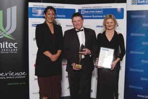 Smuggler Marine wins two 2006 BNZ Waitakere Business Awards